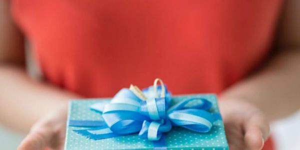 Как красиво упаковать подарок: пошаговые инструкции и оригинальные способы