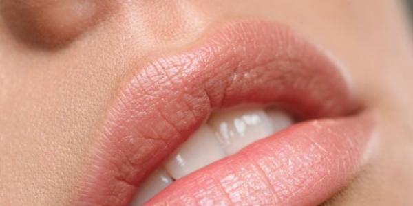 Плампер - средство для губ, которое заменяет инъекции