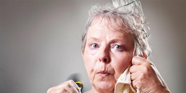 Причины появления и способы борьбы со старческим запахом